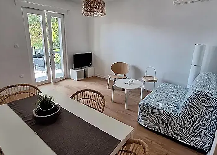 Апартаменты Cozy In Свети-Филип-и-Яков